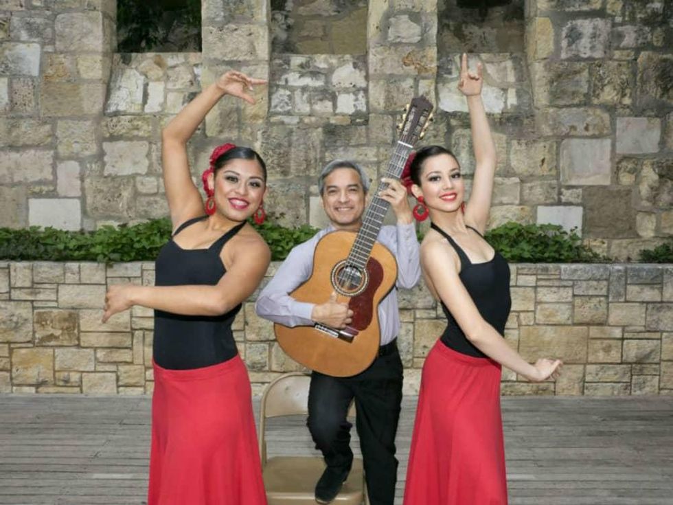 Fiesta Noche Del Rio