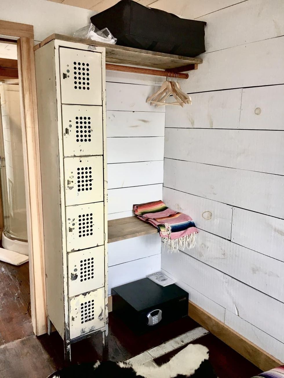 FlopHouze Round Top shipping container