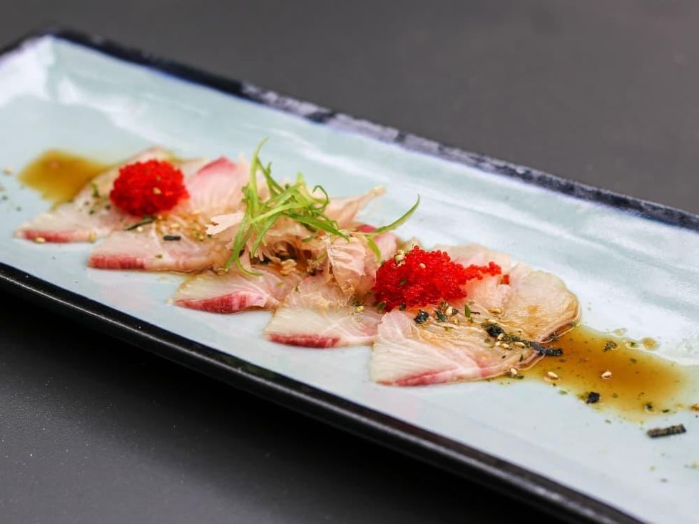 Hanzo hamachi sashimi