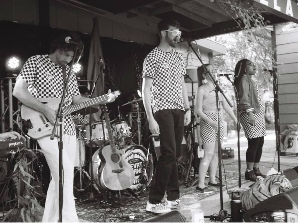 Heartbyrne - Talking Heads tribute band