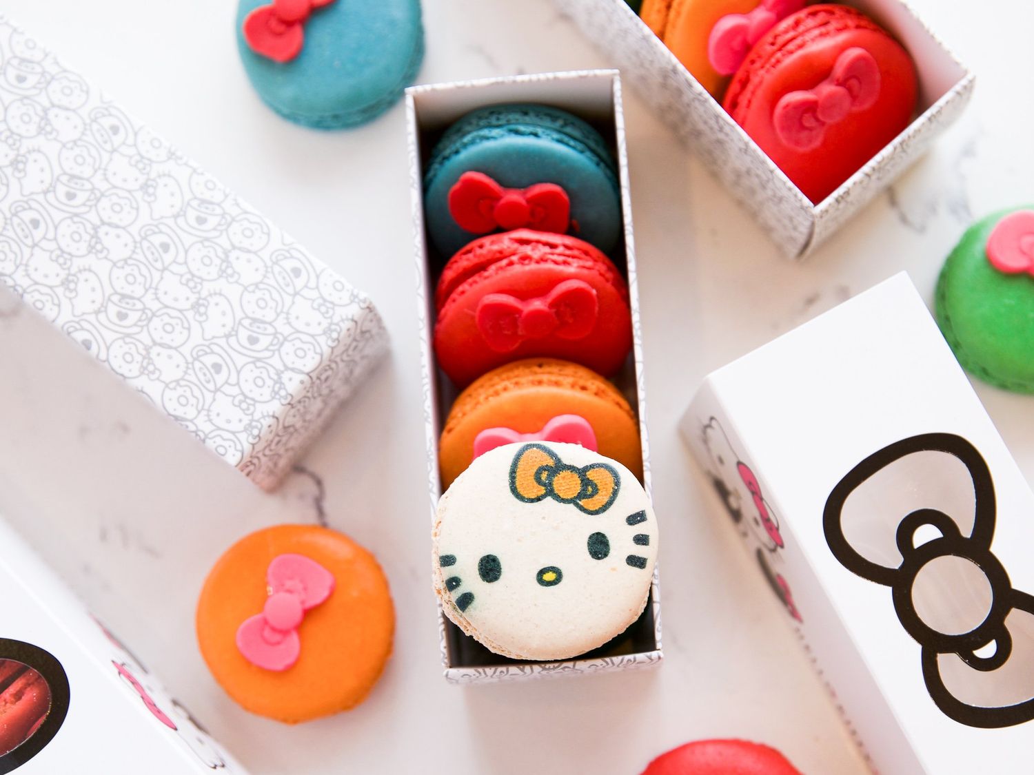 Hello Kitty macarons