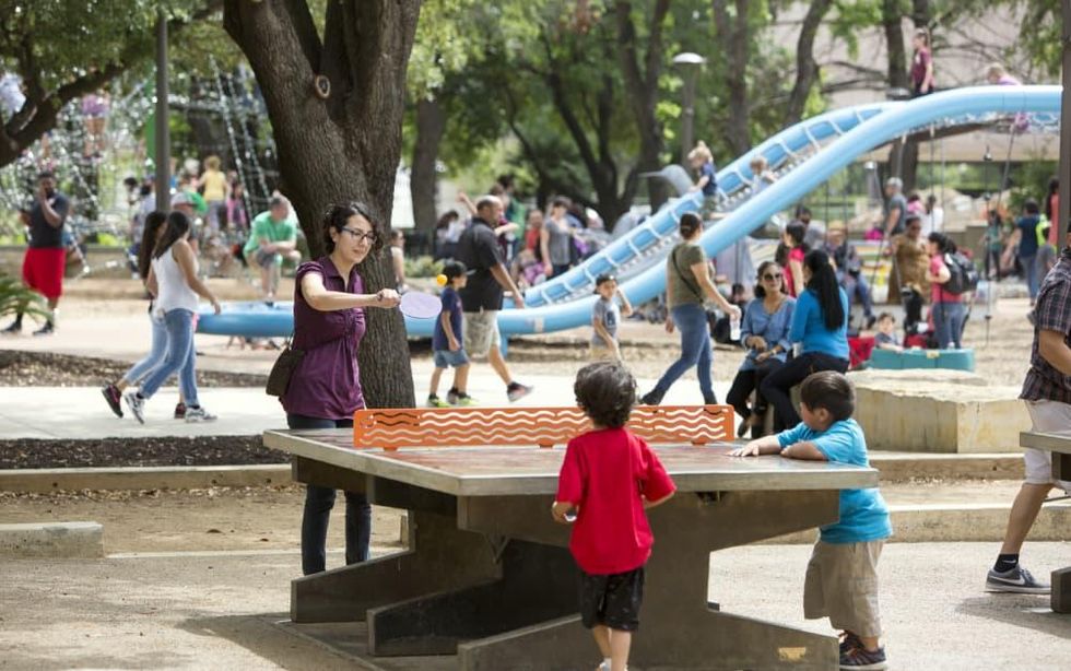 Hemisfair mom kids playing