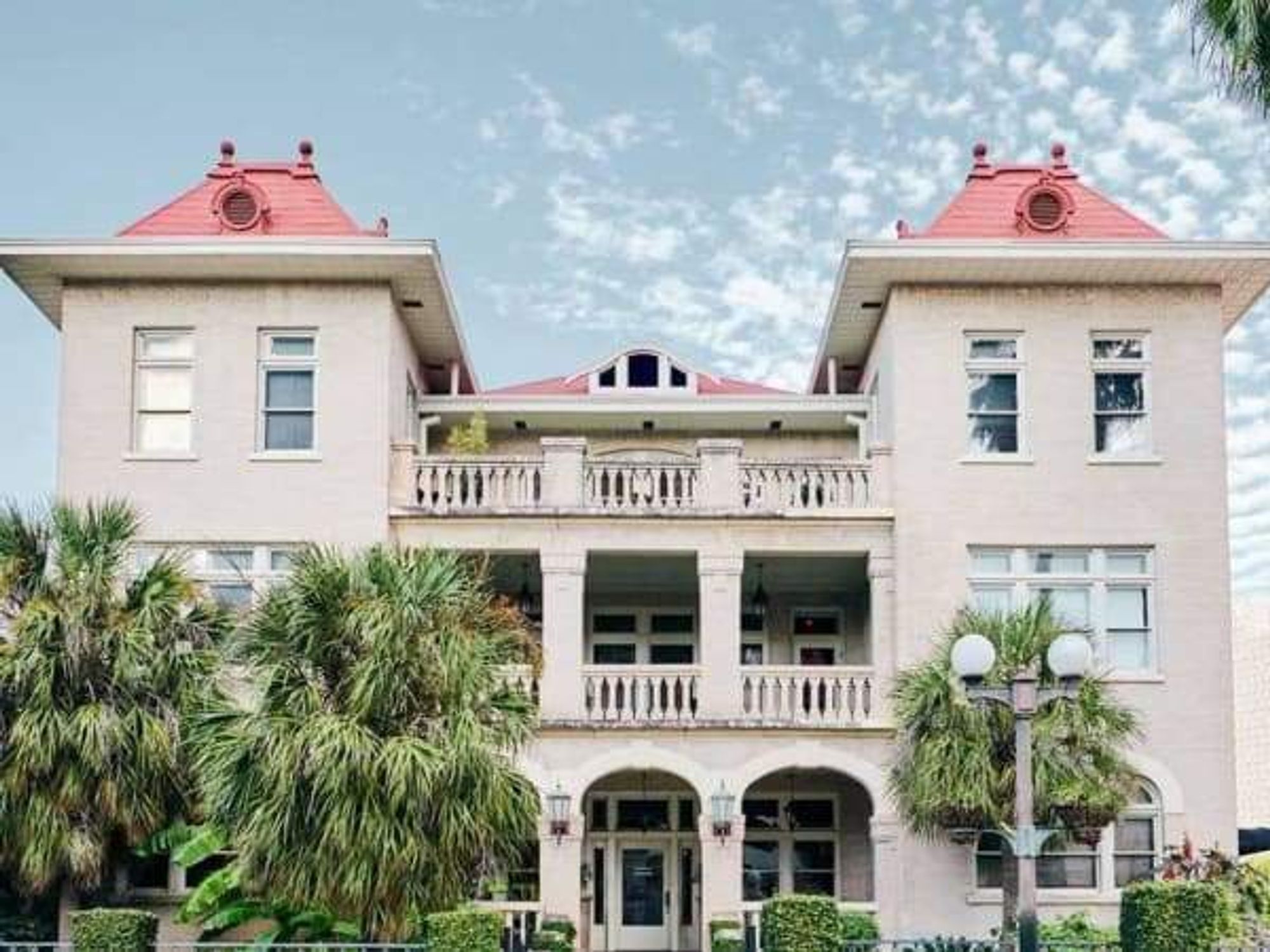 Hotel Havana exterior