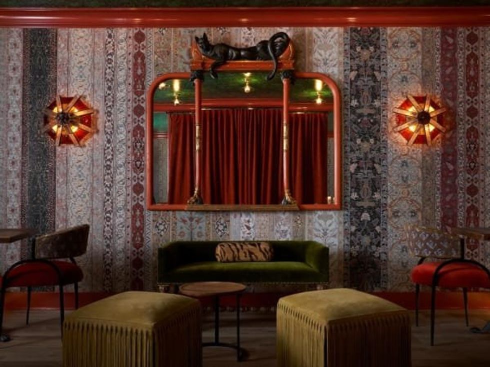 Il Cuco bar Round Top interior