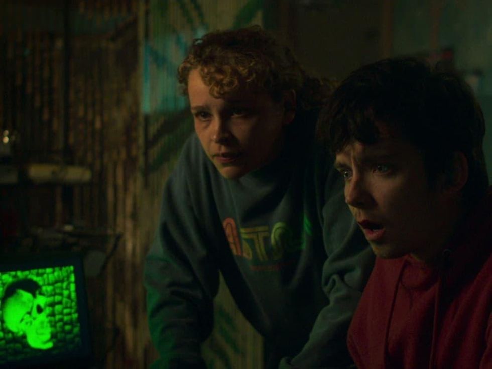 Iola Evans and Asa Butterfield in Choose or Die