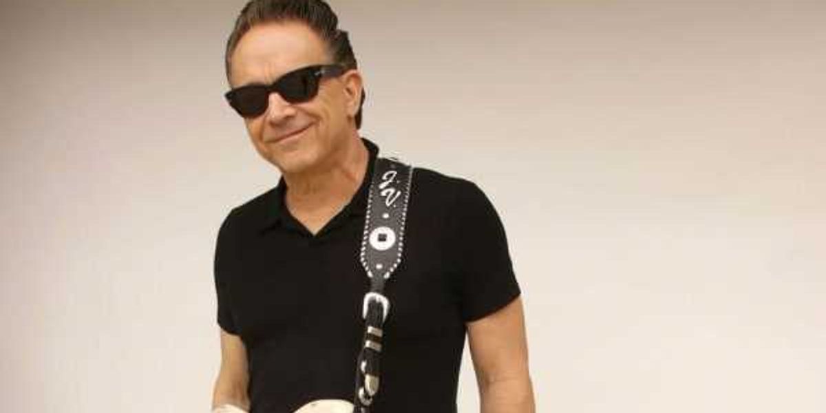 Jimmie Vaughan & The Tilt-A-Whirl Band in concert