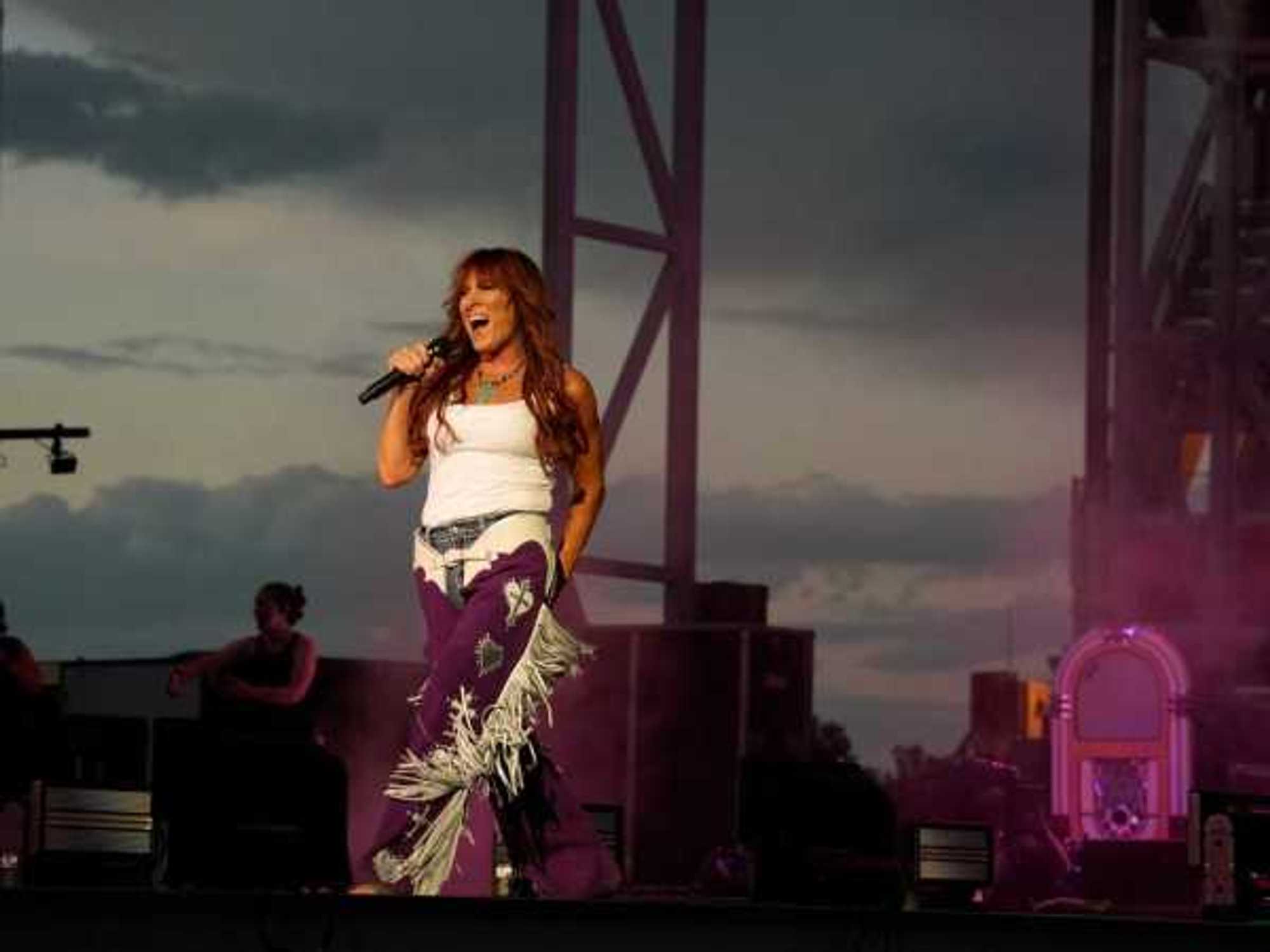Jo Dee Messina