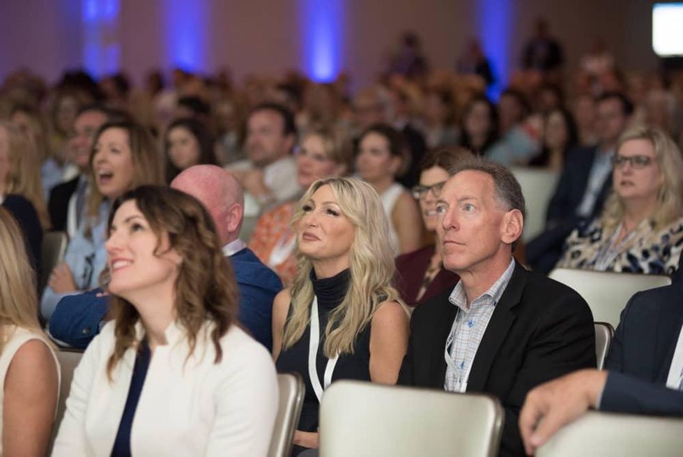 Julie Leonhardt LaTorre, Stacy Jones