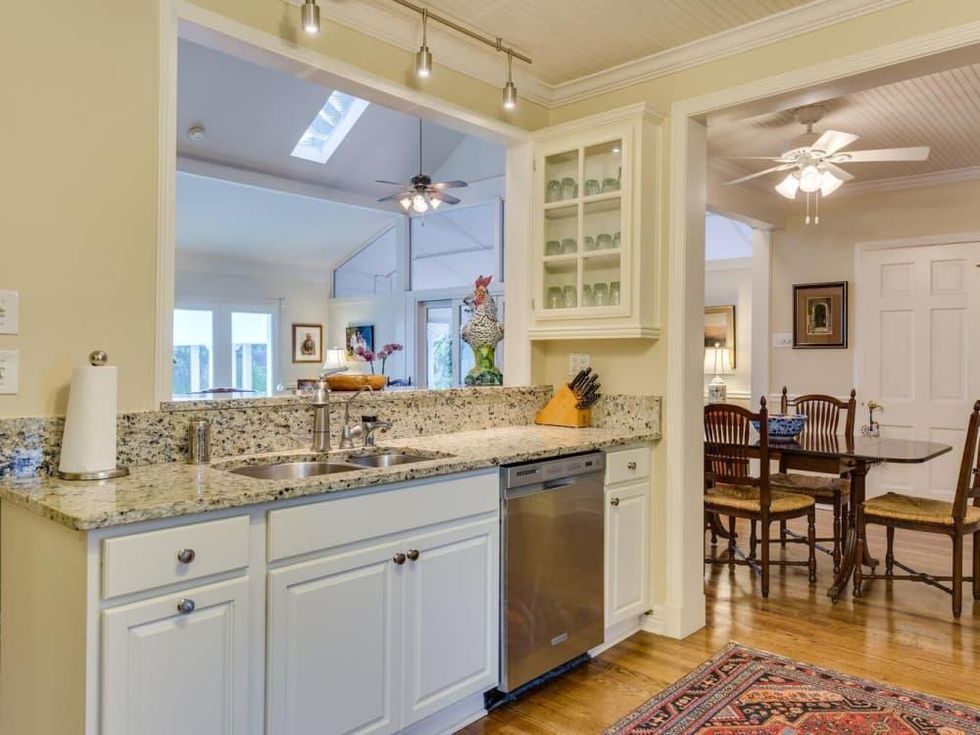 Kitchen/ Dining Room