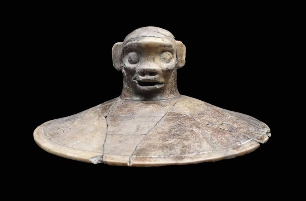 Lid with Monkey-Shaped Handle