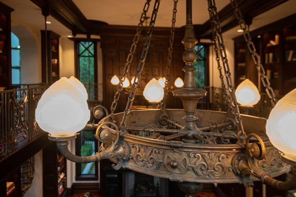 Lodge in Hunters Creek Houston