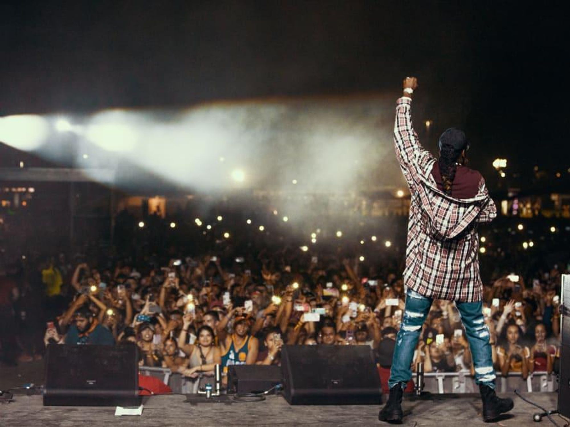 Mala Luna 2Chainzz crowd