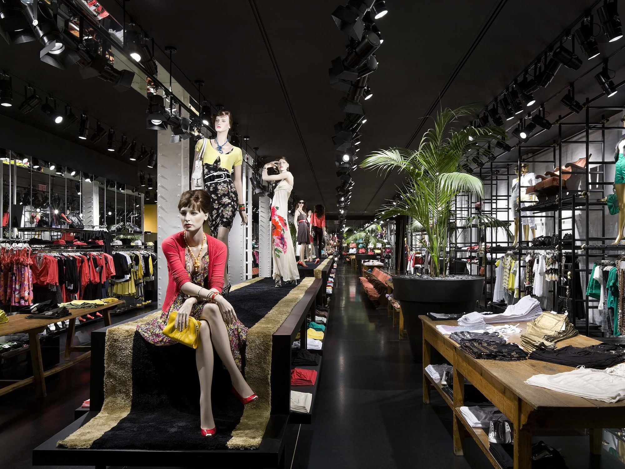 Gucci opens store in Ross Park Mall