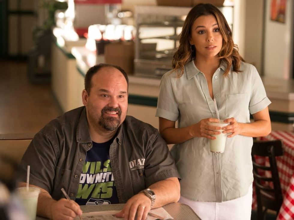 Mel Rodriguez and Eva Longoria in Overboard