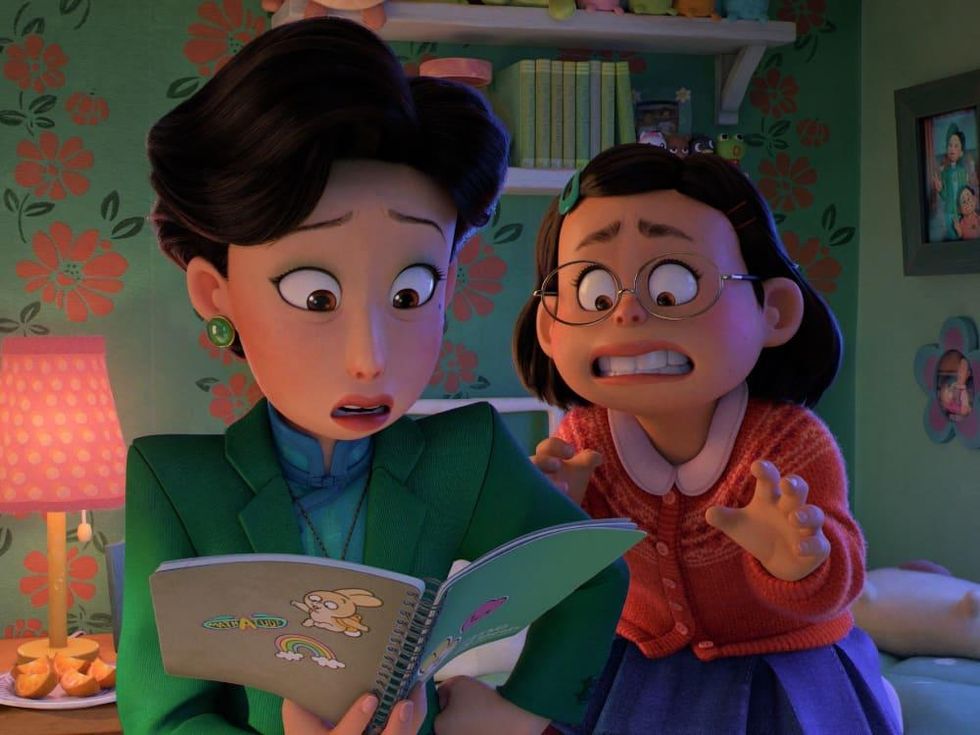 Ming (Sandra Oh) and Mei (Rosalie Chiang) in Turning Red