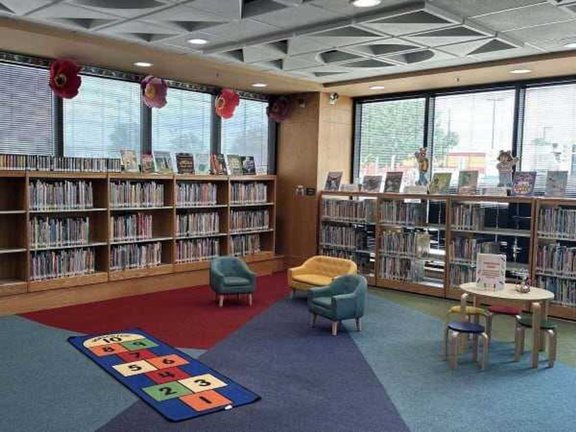 Molly Pruitt Library at Roosevelt High School, San Antonio Public Library