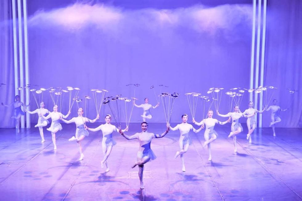 New Chinese Acrobats