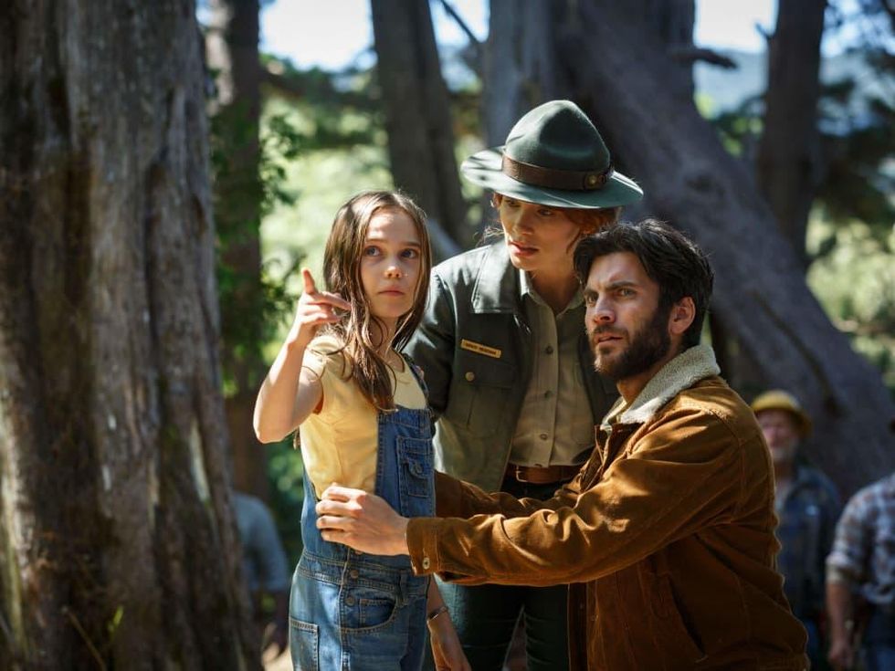 Oona Laurence, Bryce Dallas Howard, and Wes Bentley in Pete's Dragon
