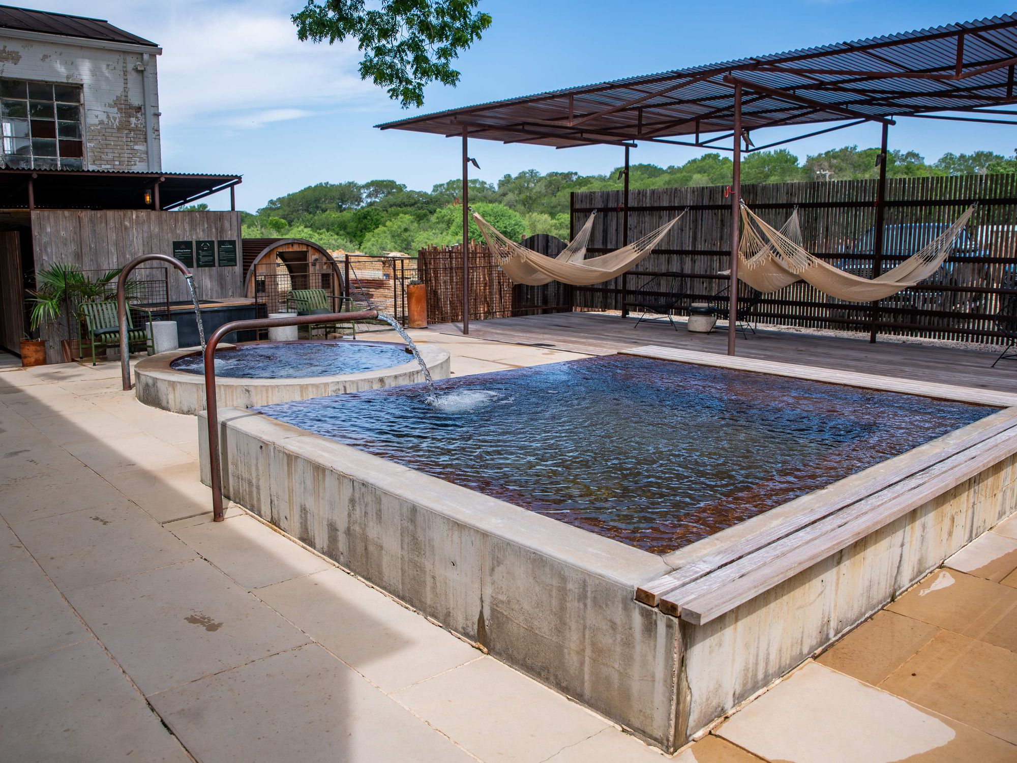 Ottine Mineral Springs private pools