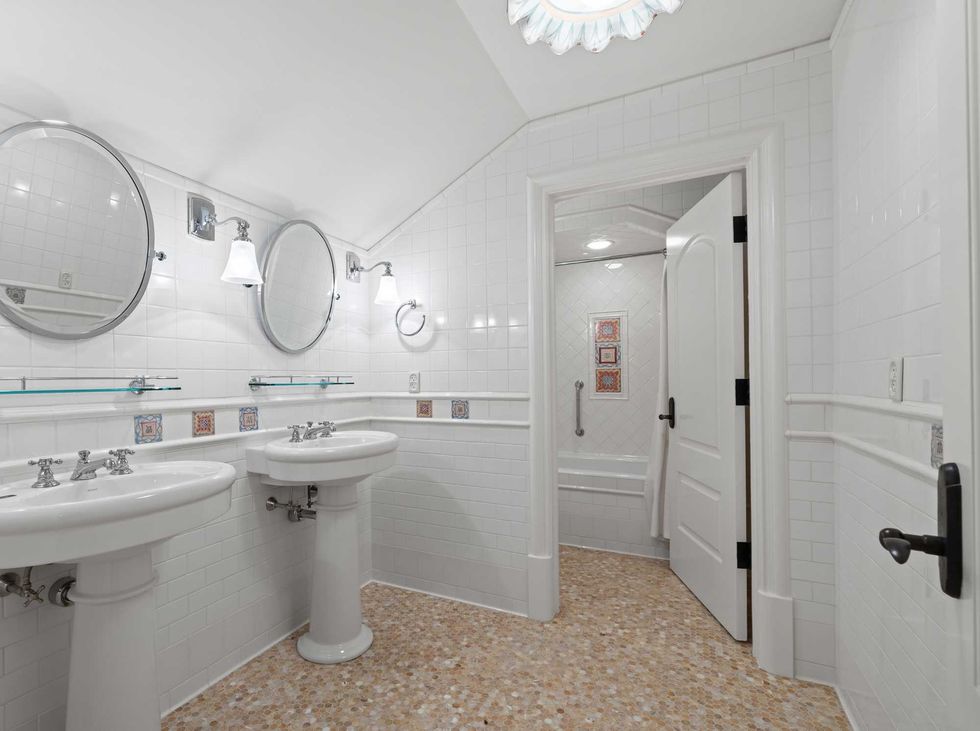 Oxbow Overlook estate