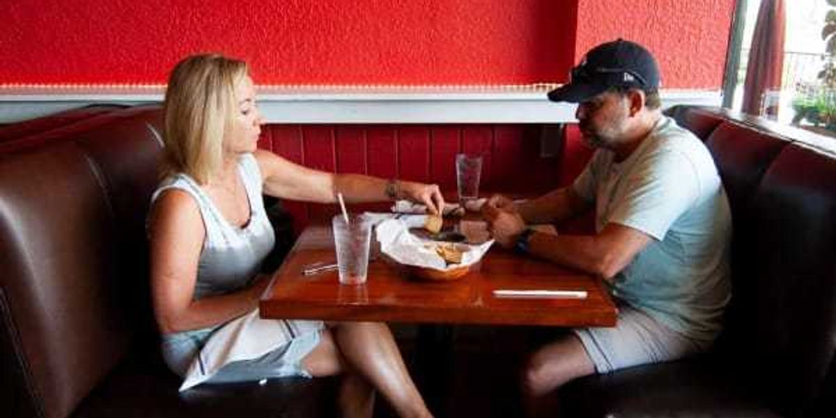 Texas Restaurant Affiliation urges SA diners to pay in money Texas Restaurant Affiliation urges SA diners to pay in money