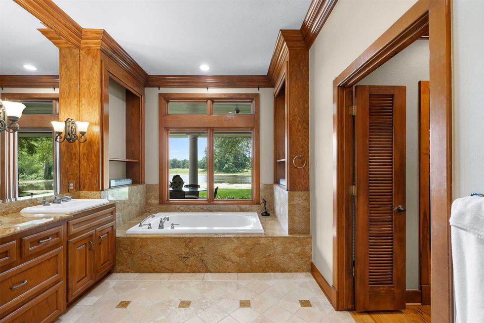 80-acre Texas estate with 2 ponds lists for $11.5 million - CultureMap ...
