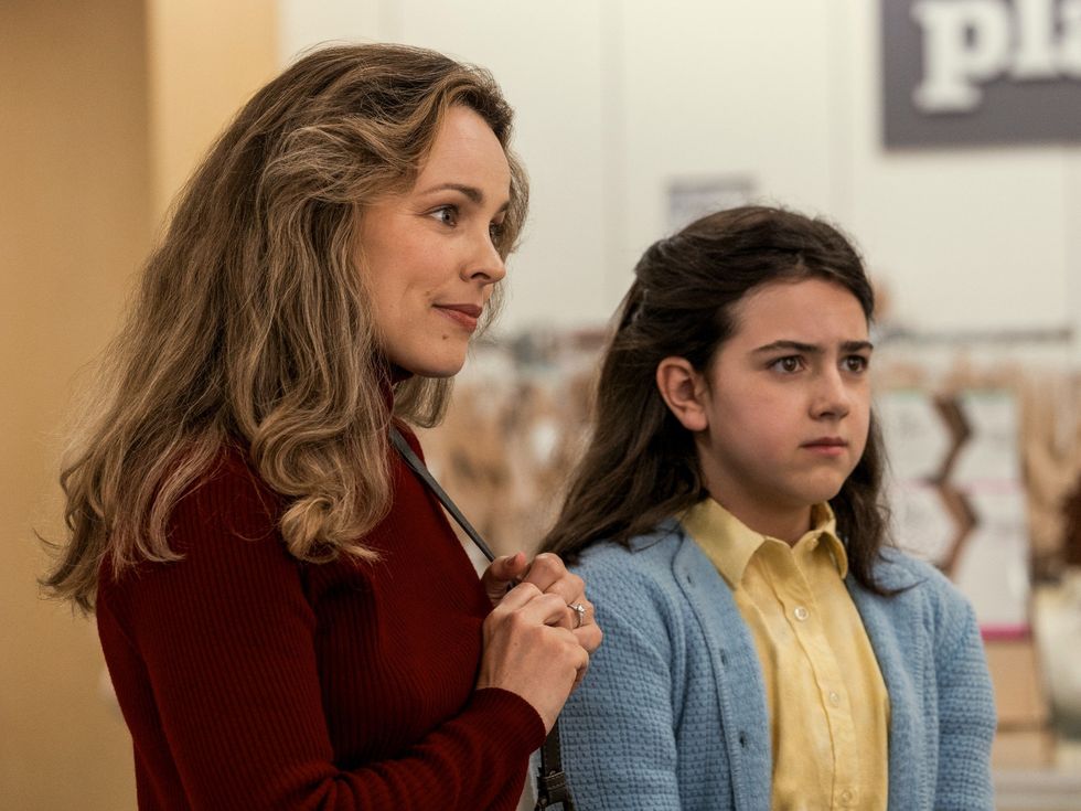 Rachel McAdams and Abby Ryder Fortson in Are You There God? It's Me, Margaret