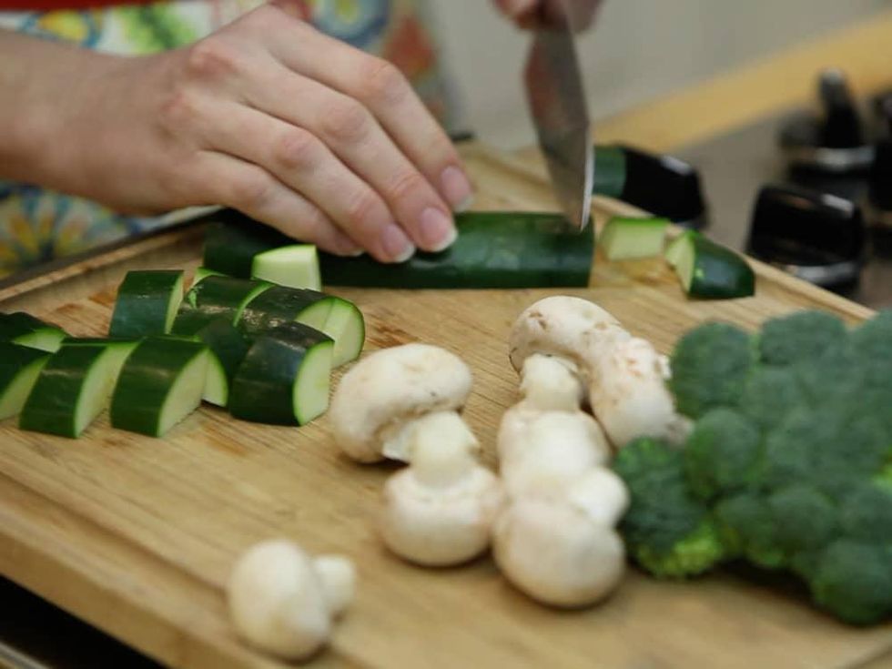 Roni Proter preparing chicken teriyaki stir fry