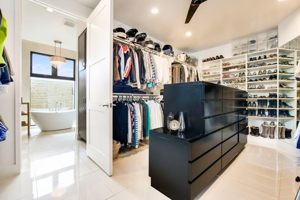 SA_16919 Happy Hollow Drive