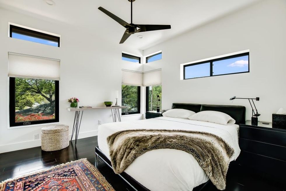 SA_16919 Happy Hollow Drive