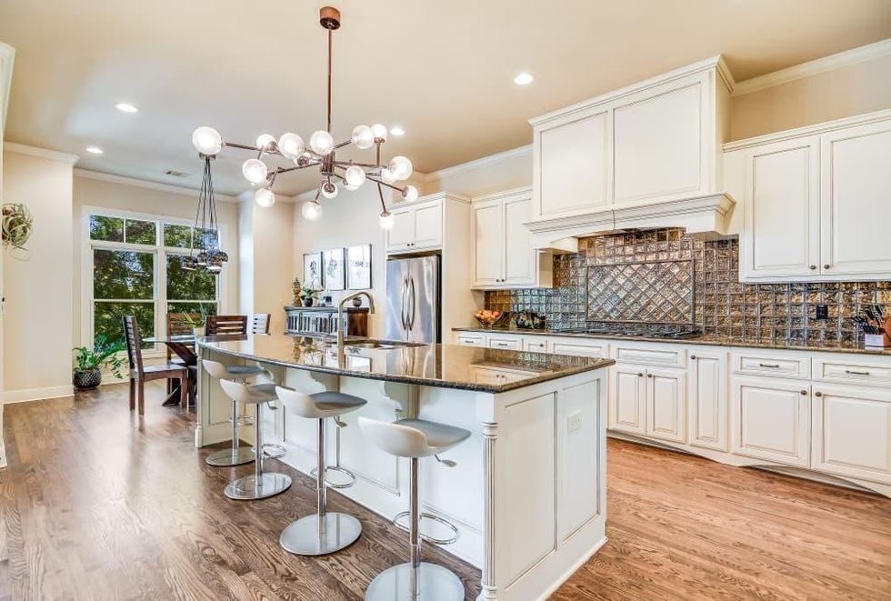 SA_ 304 Grandview Place