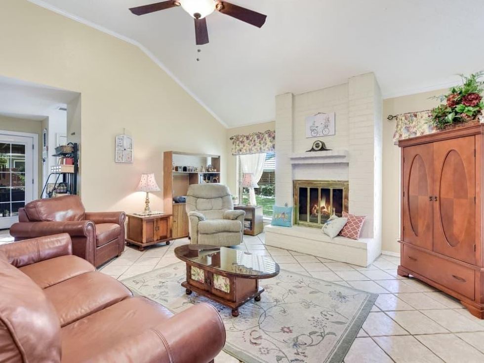 SA_3515 Fountain Lake