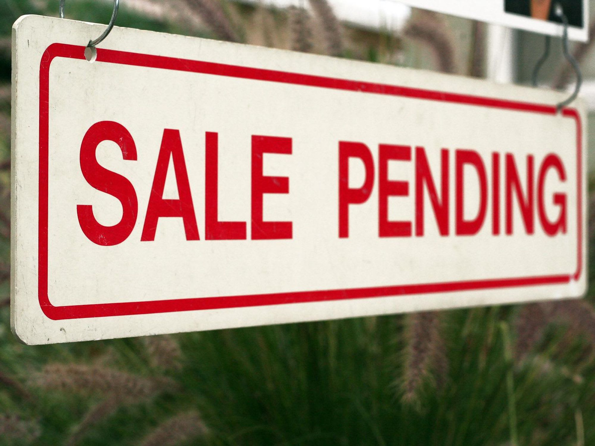 sale pending house for sale sign