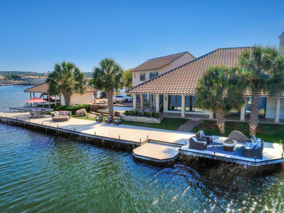 San Antonio_1022 Red Sales