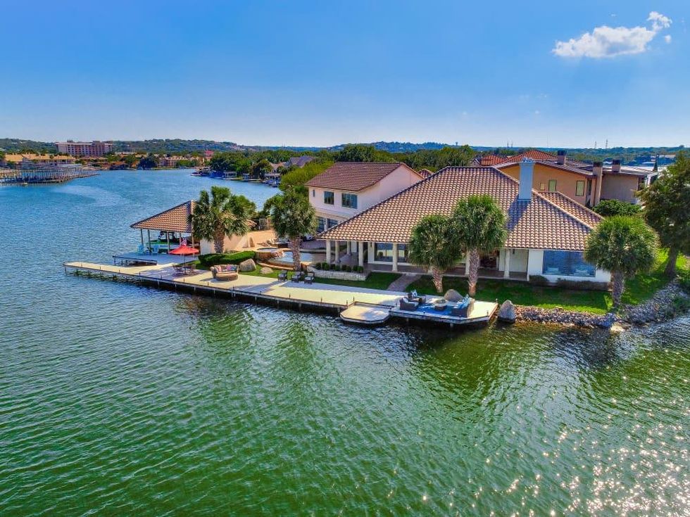 San Antonio_1022 Red Sales