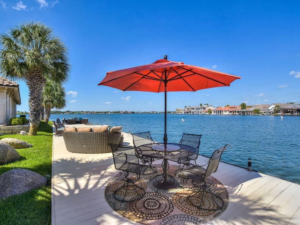 San Antonio_1022 Red Sales