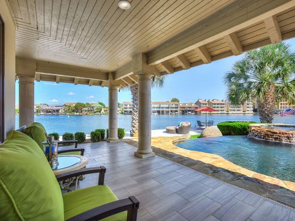 San Antonio_1022 Red Sales