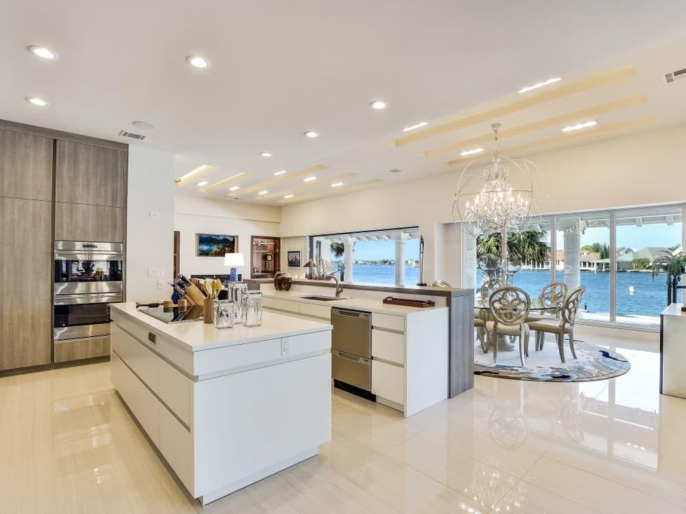 San Antonio_1022 Red Sales