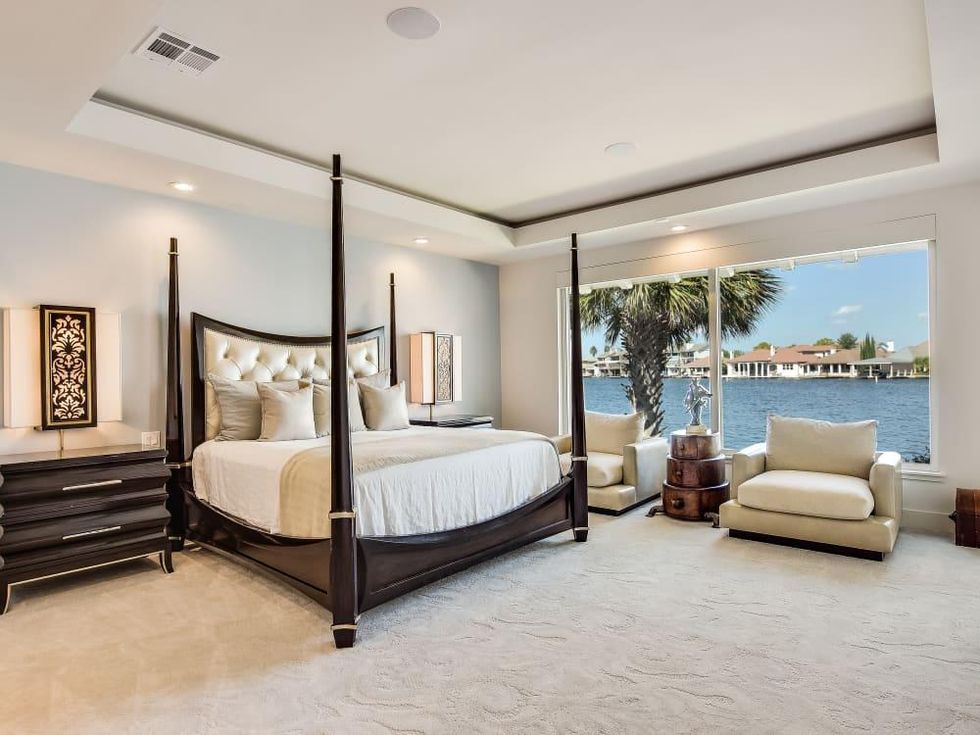 San Antonio_1022 Red Sales