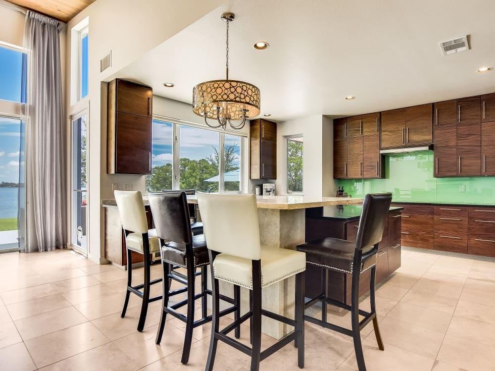 San Antonio_220 Lakeview