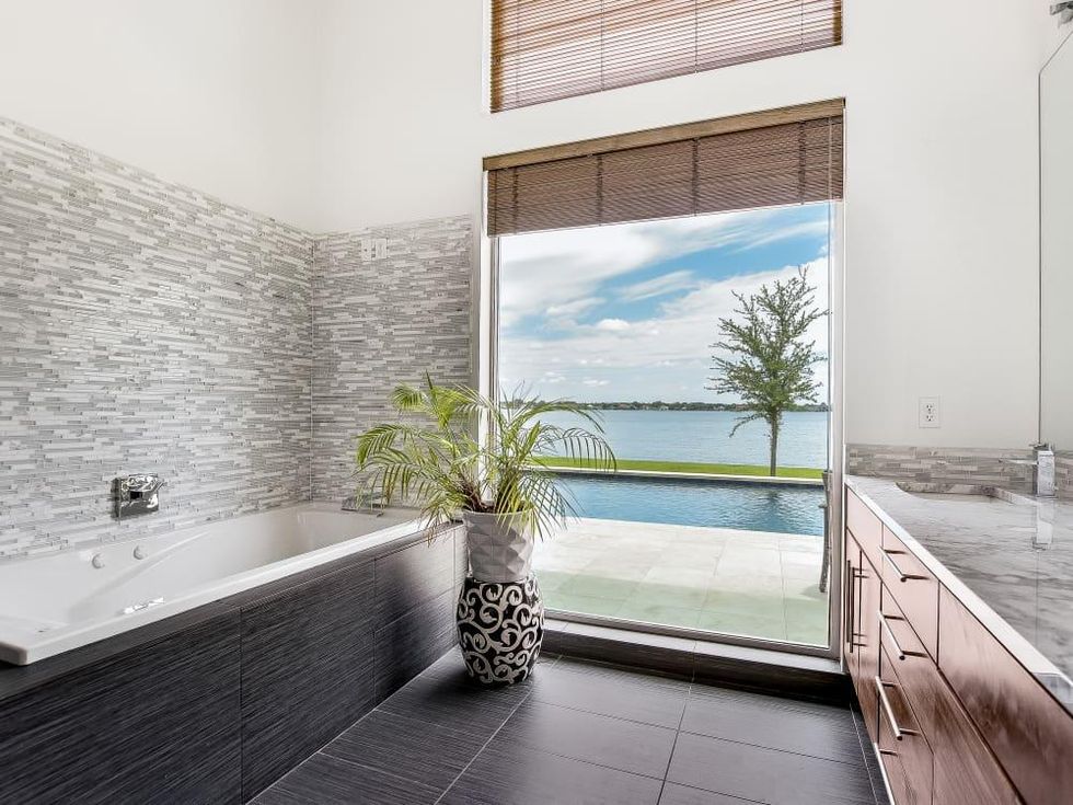 San Antonio_220 Lakeview