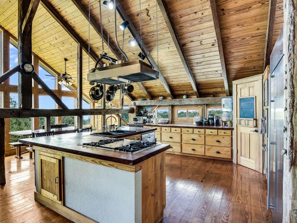 San Antonio_765 Astral