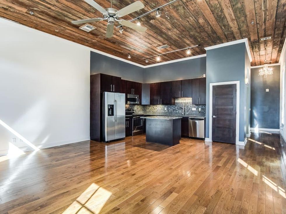 San Antonio_831 s. Flores St. 1202