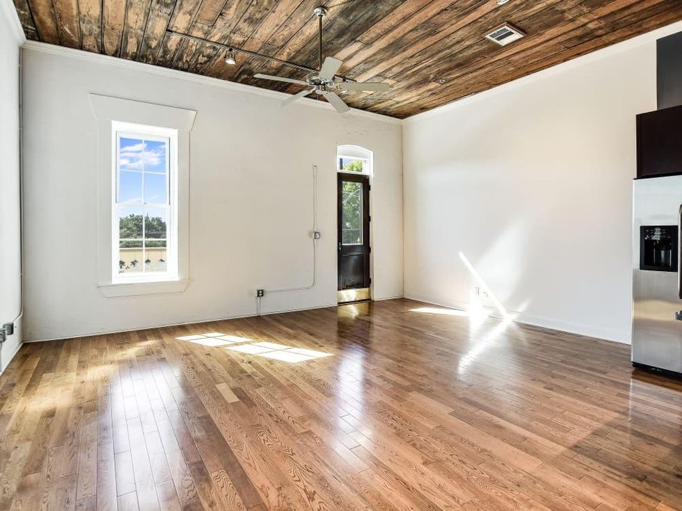 San Antonio_831 s. Flores St. 1202