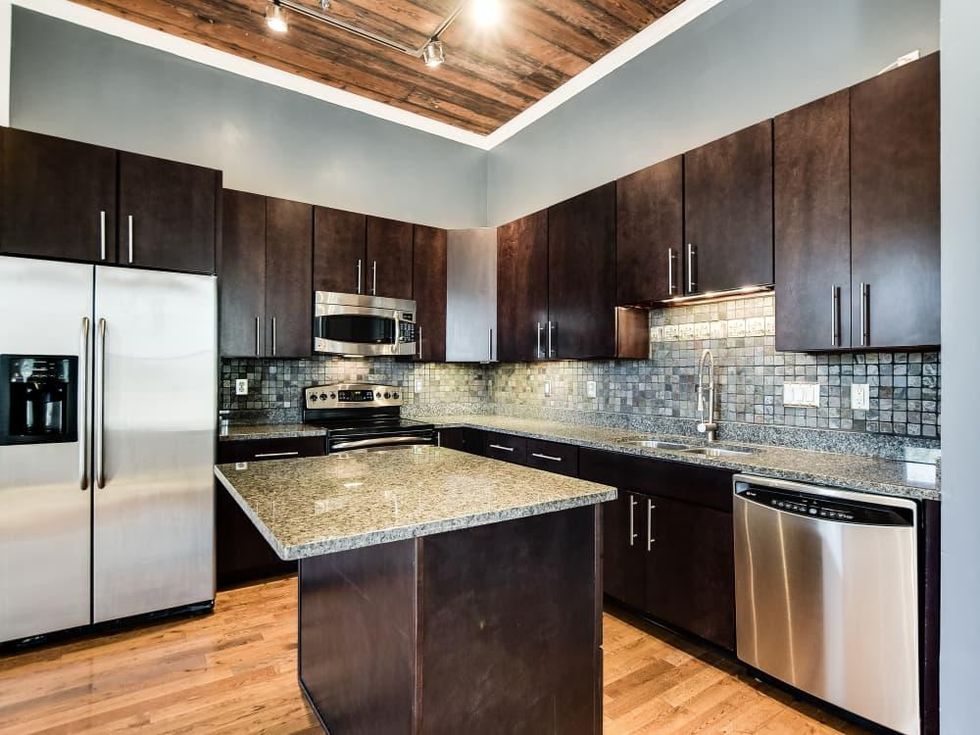 San Antonio_831 s. Flores St. 1202