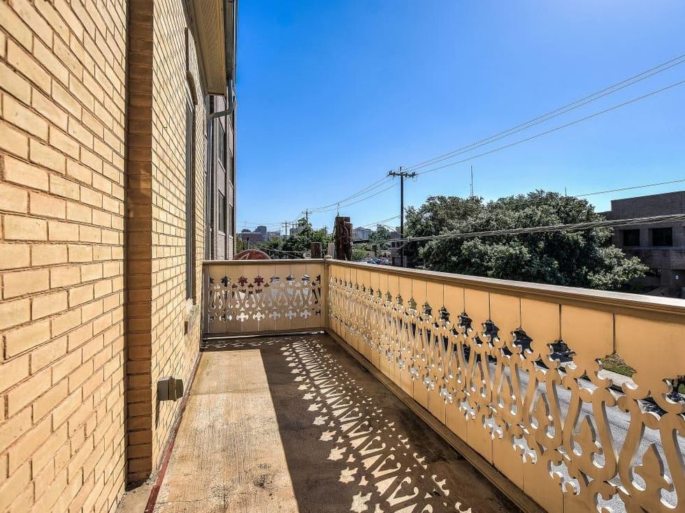 San Antonio_831 s. Flores St. 1202