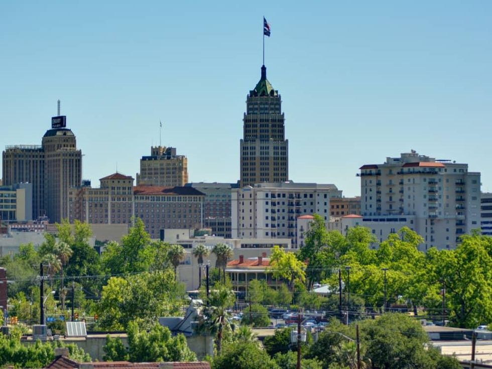 San Antonio_831 s. Flores St. 1202