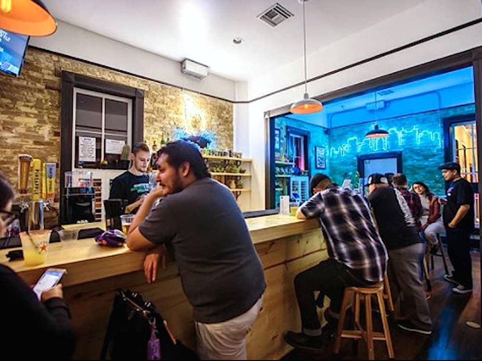 San Antonio, Con Safos and CommonWealth Coffee at Hemisfair, January 2018, the bar