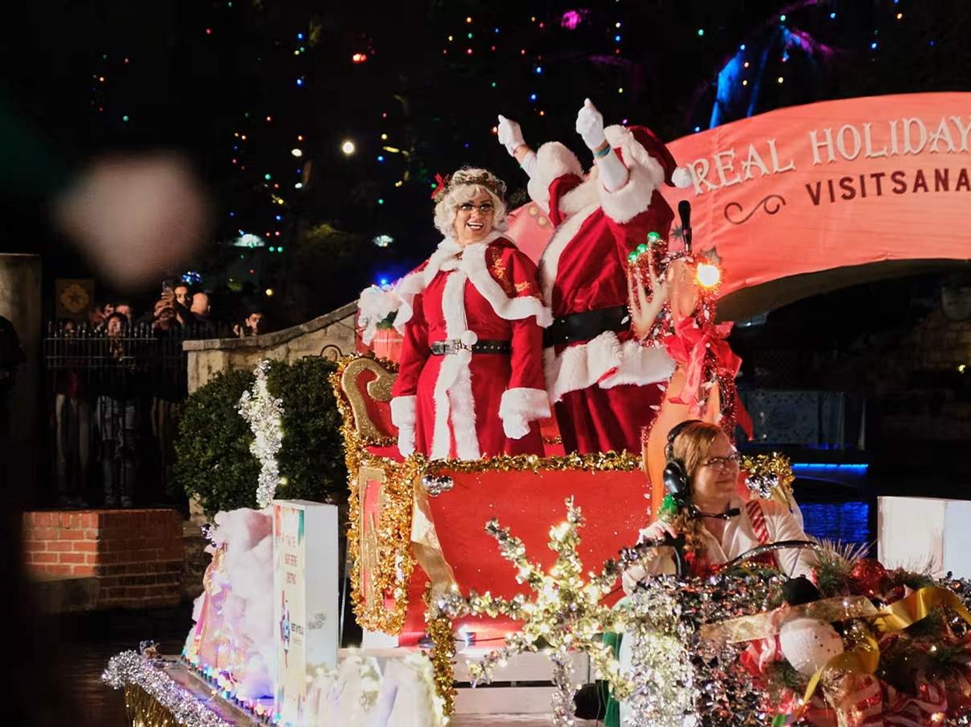 San Antonio Ford Holiday River Parade