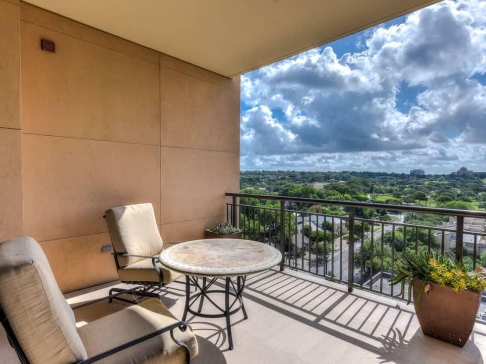 San Antonio home condo Broadway Residences 4242 Broadway Street April 2016 balcony
